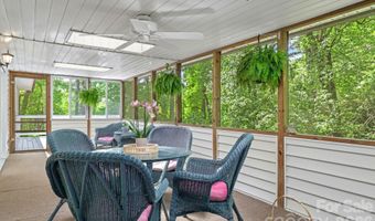 98 Pensacola Ave, Arden, NC 28704