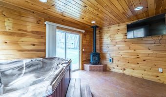 8385 6TH St, Amherst Junction, WI 54407