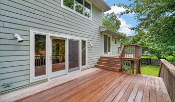 909 Idaho Ave, Ames, IA 50014
