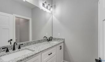 741 8th St NE, Arab, AL 35016