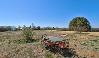 34 Dos Carpinteros Rd, Arroyo Seco, NM 87514