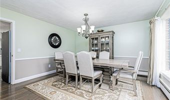 44 Heritage Dr, Warwick, RI 02818