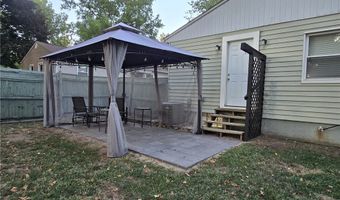 1422 Pin Oak Dr, Akron, OH 44312