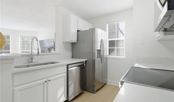 904 Wentworth Ct, Alpharetta, GA 30022