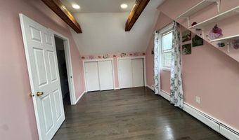 165 Greenfield Dr, Bridgeport, CT 06606