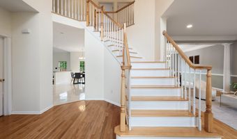 18 MONTFORT Dr, Belle Mead, NJ 08502