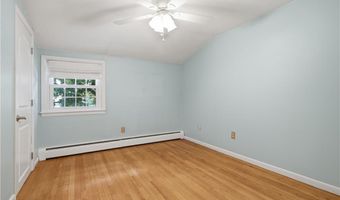10 Sprague St, Cumberland, RI 02864