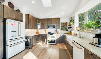 9065 8TH St, Bay City, OR 97107