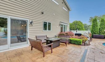 77 Warren Dr, Aberdeen, NJ 07747