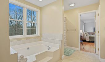 188 Falls Rd, Bethany, CT 06524