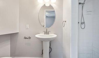 9535 Lakeview Dr, La Mesa, CA 91942