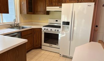 210 21st St, Ames, IA 50010