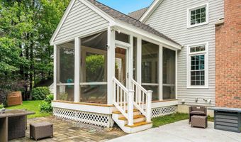 4 Chablis Ct, Bedford, NH 03110