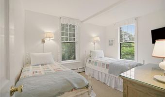 158 Narragansett Ave I, Newport, RI 02840
