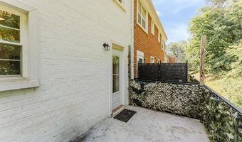2725 S WALTER REED Dr B, Arlington, VA 22206