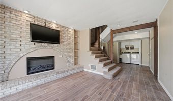 824 S Chillicothe Rd 2, Aurora, OH 44202