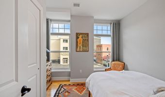 17 Chapel St Apt 402, Albany, NY 12210