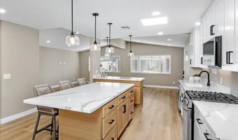 7226 San Bartolo St 204, Carlsbad, CA 92011