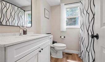 96 Dexter Rd, Scituate, RI 02857