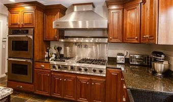 5 Colony Dr, Johnston, RI 02919
