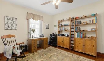 19 Bouvier Ave, Lincoln, RI 02838