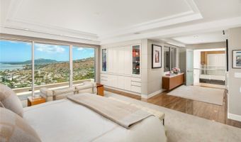 360 Puuikena Dr, Honolulu, HI 96821