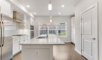 5701 11TH St N 2, Arlington, VA 22205