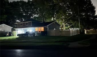 693 Edgewater Dr, Amherst, NY 14228