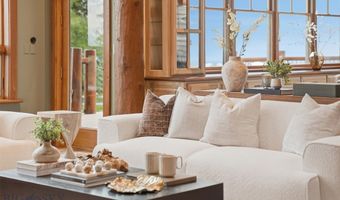 390 Hayrake Ln, Bozeman, MT 59715