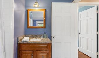 21 Old Chimney Rd, Barrington, RI 02806