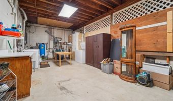 4 Crest Hill Dr, Alloway, NJ 07461