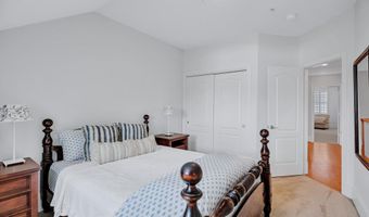 1857 POTOMAC GREENS Dr, Alexandria, VA 22314