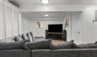 32 Glenview Dr 32, Cromwell, CT 06416