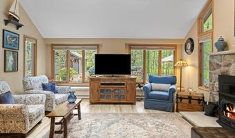 129 Woodbury, Blakeslee, PA 18610