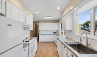 416 CHINOOK Ave, Astoria, OR 97103