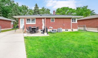 690 W Willow Gln, Addison, IL 60101
