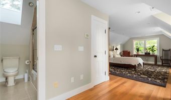 136 Adams Point Rd, Barrington, RI 02806
