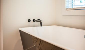 336 Somerset Dr, Appomattox, VA 24522
