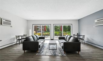 4 Pine Tree Dr 233, Arden Hills, MN 55112