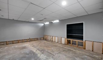 4034 Danbury St, Bel Aire, KS 67220
