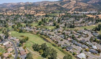 137 Valley Lakes Dr, Santa Rosa, CA 95409