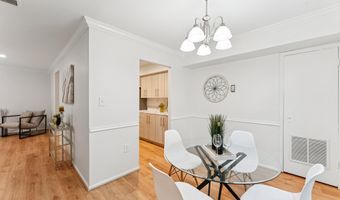 3358 WOODBURN Rd 24, Annandale, VA 22003