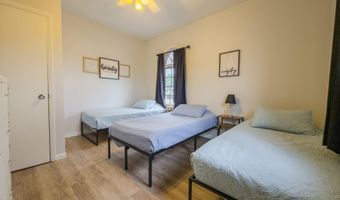 1 W Main St, Albion, IL 62806