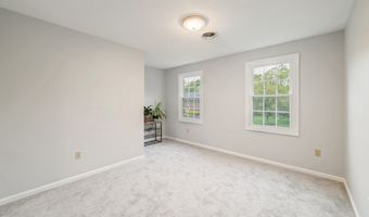 27 S Pond Cir, Cheshire, CT 06410