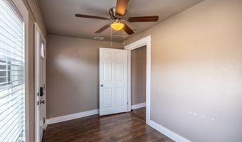 203 W Purdom Ave, Alvarado, TX 76009