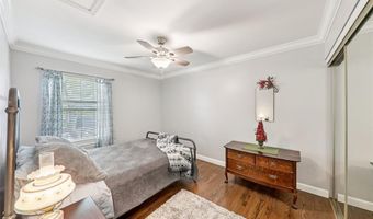 302 Fox Hollow Woods Dr, Ballwin, MO 63021