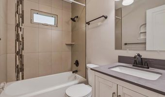 813 W 2ND Ave, Cheyenne, WY 82001