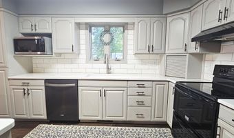 2510 Bobbie Dr, Aberdeen, SD 57401