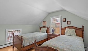 8 Sanford St, Newport, RI 02840