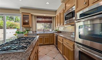 7520 E Toyon Ln, Anaheim, CA 92808
